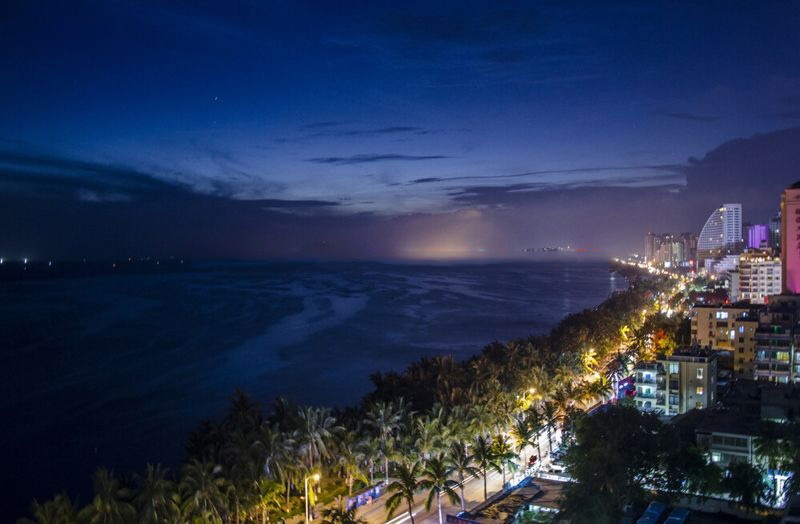 周边配套：三亚湾夜景