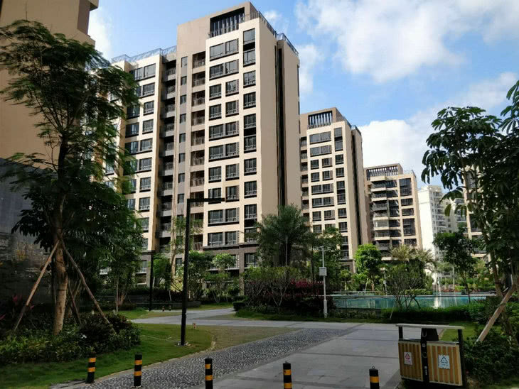 丰华和家园在售三房至四房,单价约8400元/㎡起