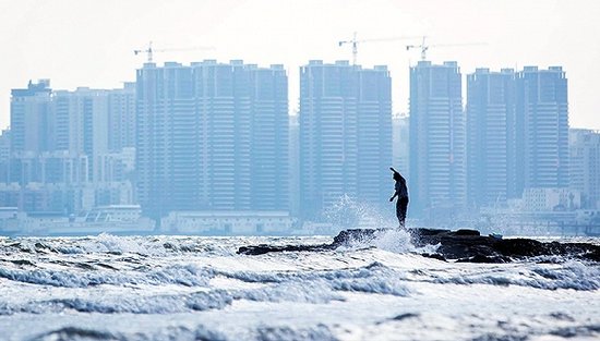 探市:海口市区房源较少 刚需热盘10万元指标费不存在 购房者持币待购居多