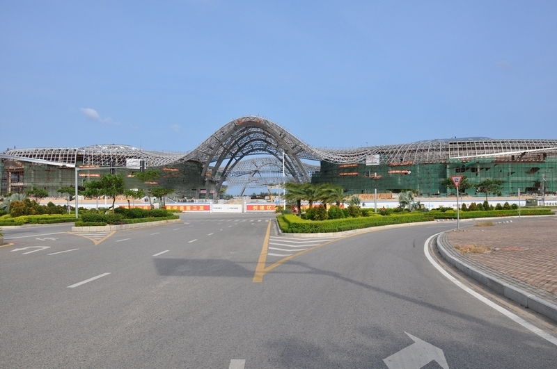 小区周边配套:海棠湾国际免税城