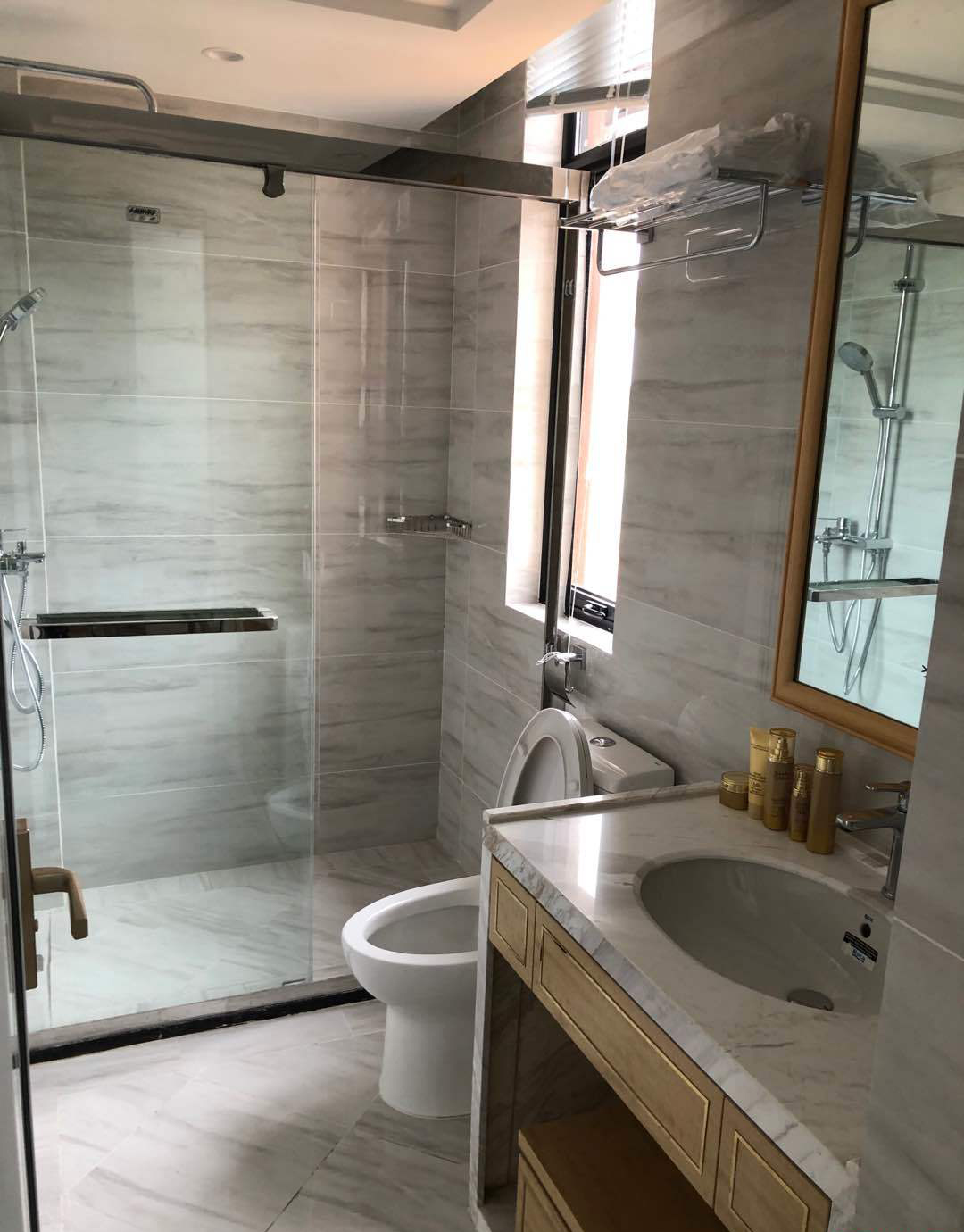 建面约147平样板间