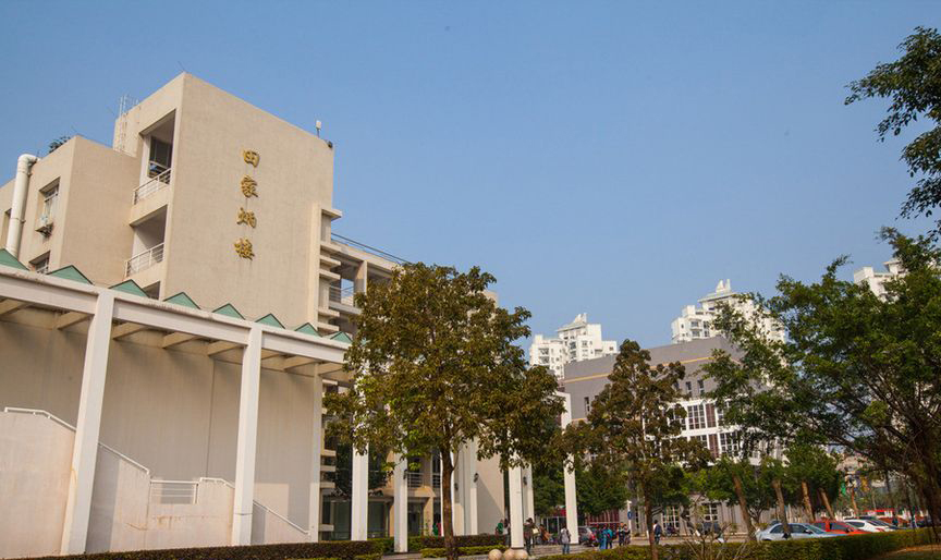 周边配套 海南大学