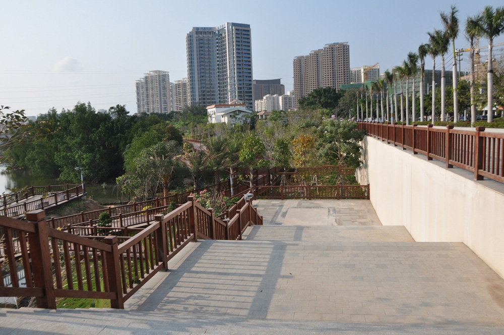 小区周边河景