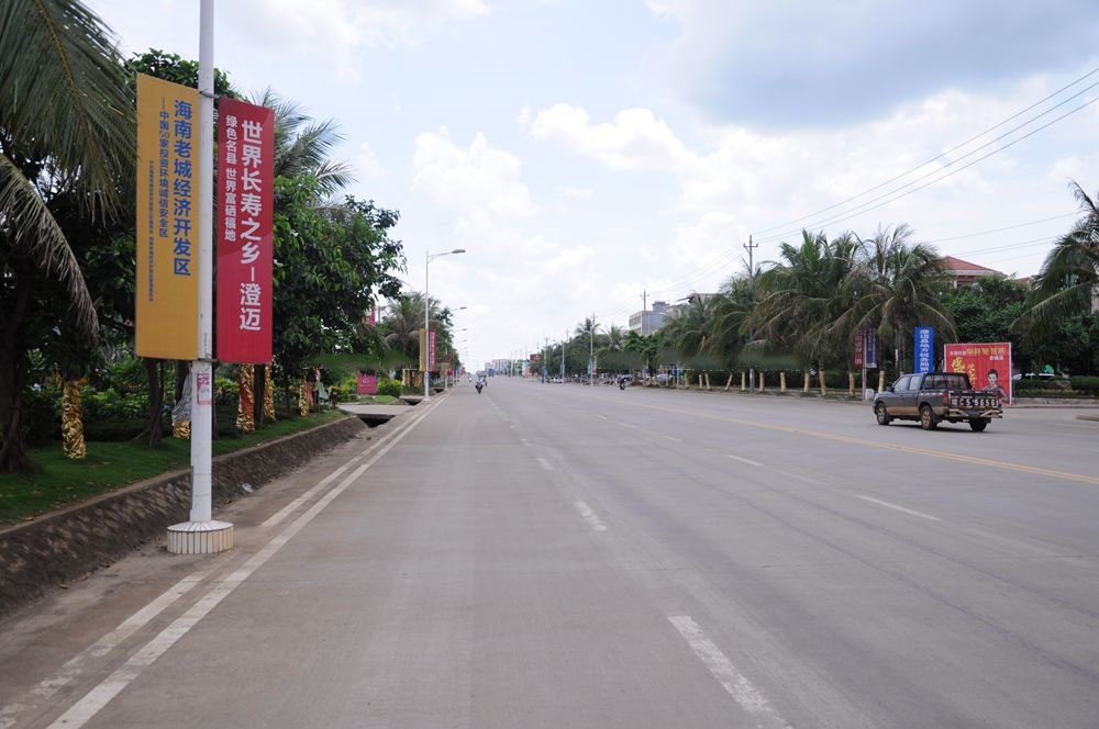 干净整洁的工业大道