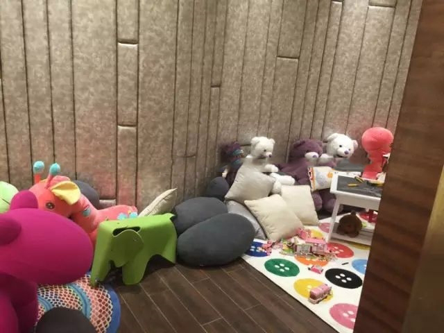 洋房1层户型 3室2厅2卫1厨 115.03㎡ 样板间:儿童房