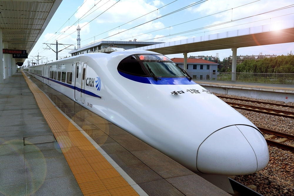 周边配套:秀英高铁站