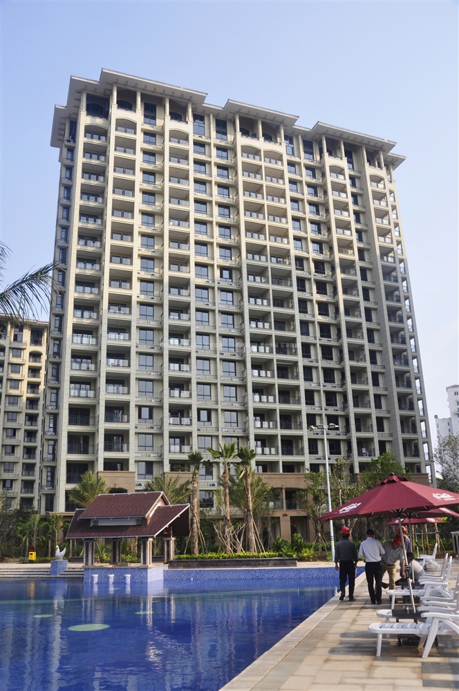 小区配套：泳池