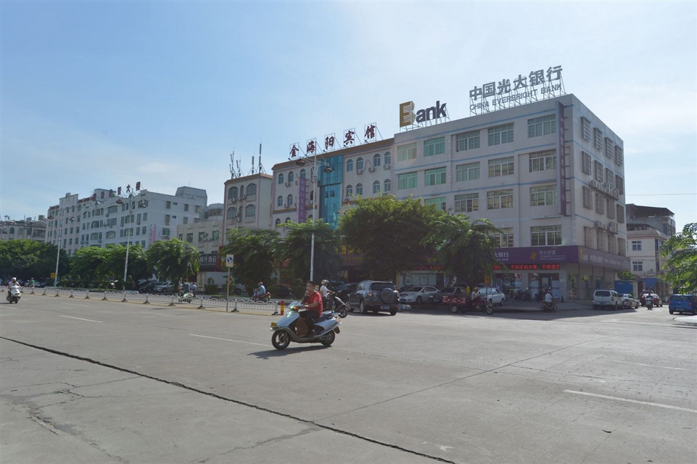 小区周边配套:光大银行