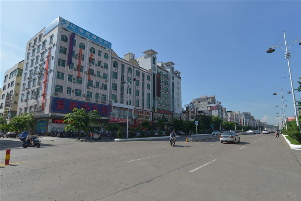 小区周边配套:复康医院