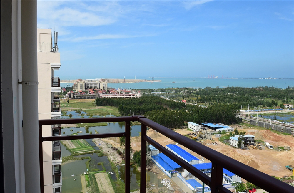 小区高层阳台观海景1