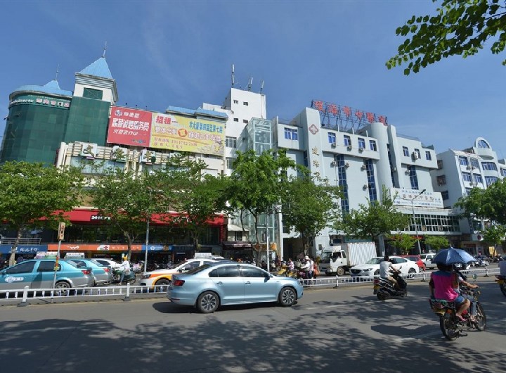 小区周边配套:琼海市中医院